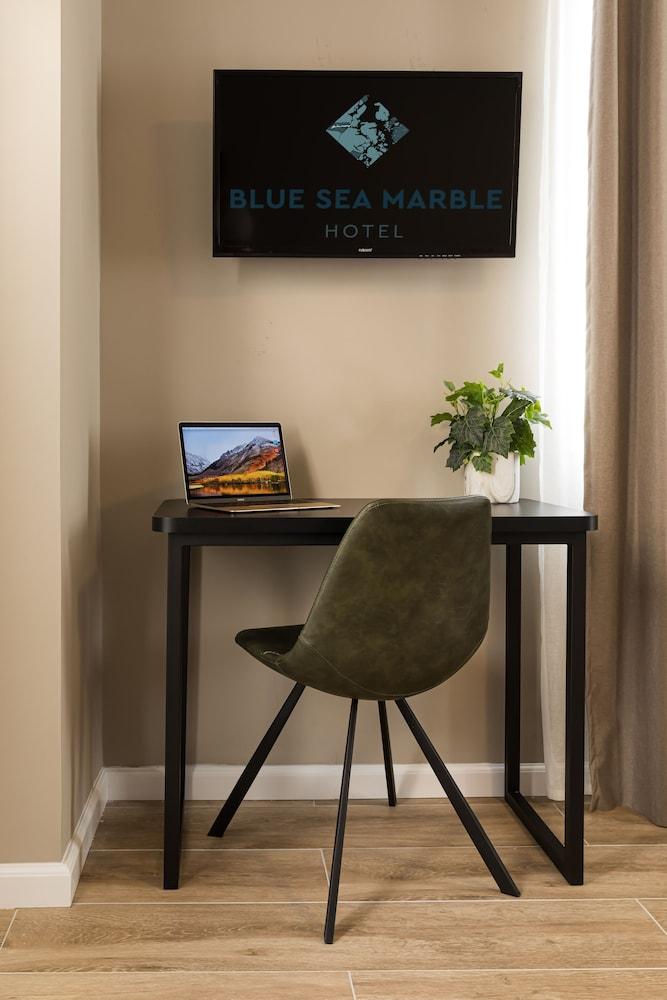 Blue Sea Marble 3*